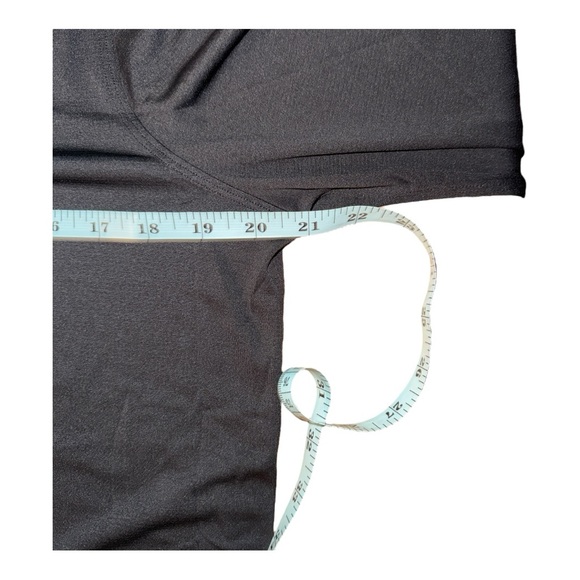 Lululemon Ultralight Mesh Long-Sleeve Shirt Hip Length Black Size 10 NWT - Picture 4 of 5